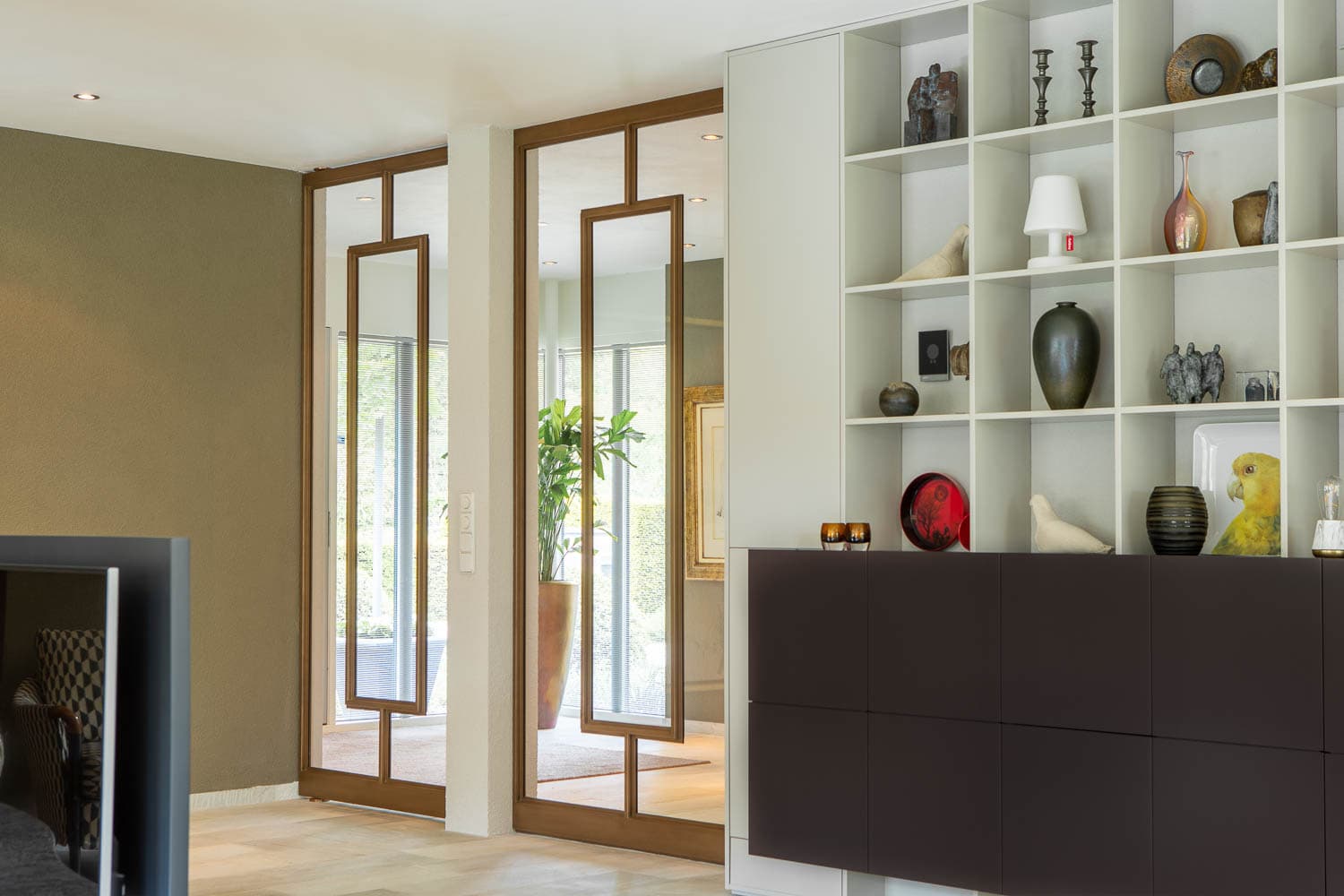 Cheyne pivoting internal steel door profile