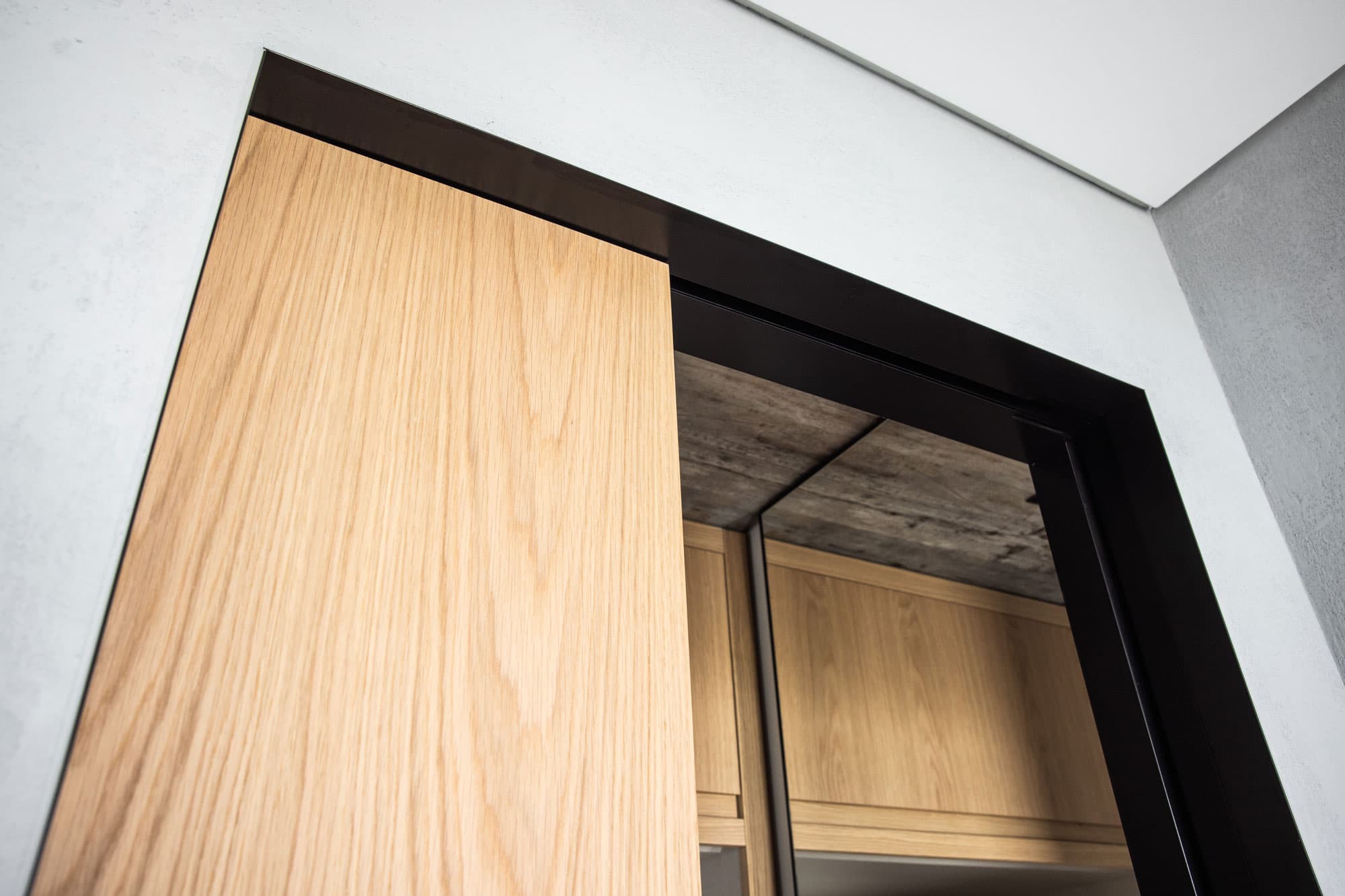 minimal track detail of the Envo sliding door